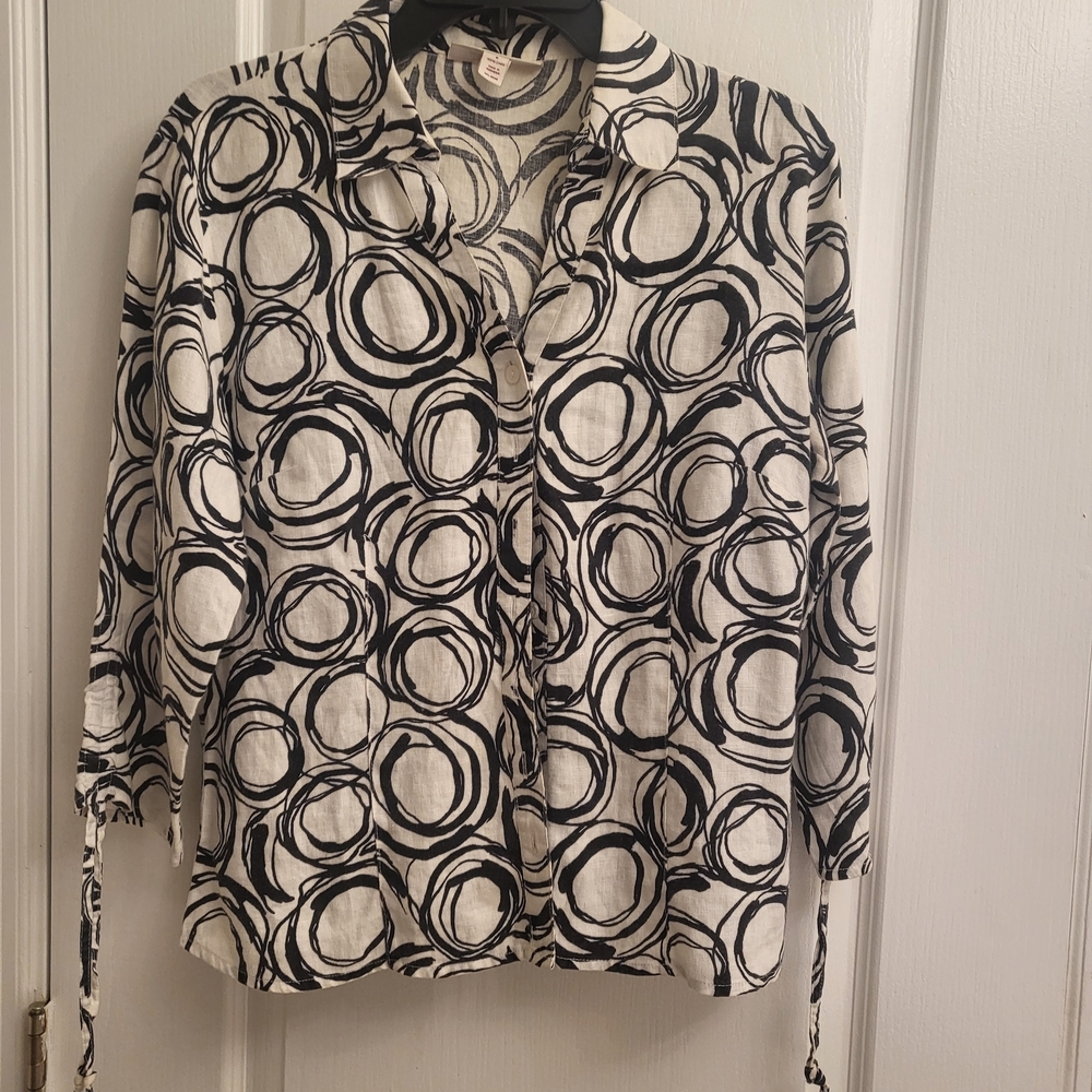 Black and White‎ Patterned Women's Top